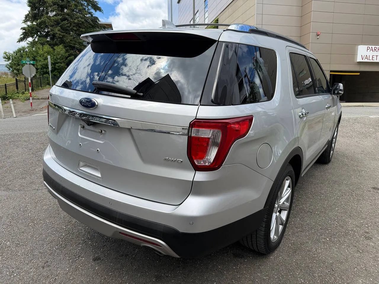 Used 2016 Ford Explorer Limited AWD/4WD image 11