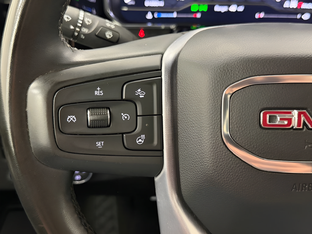 Used 2025 GMC Sierra 1500 SLT AWD/4WD image 19