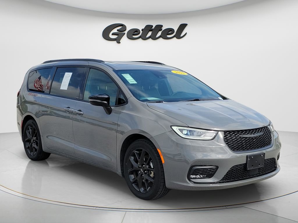 Used 2025 Chrysler Pacifica Limited video 2