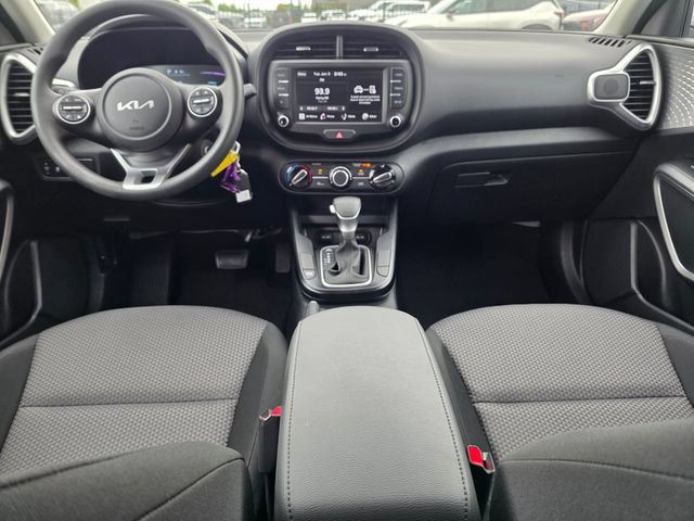 Certified 2025 Kia Soul LX w/ LX Technology Package FWD image 15