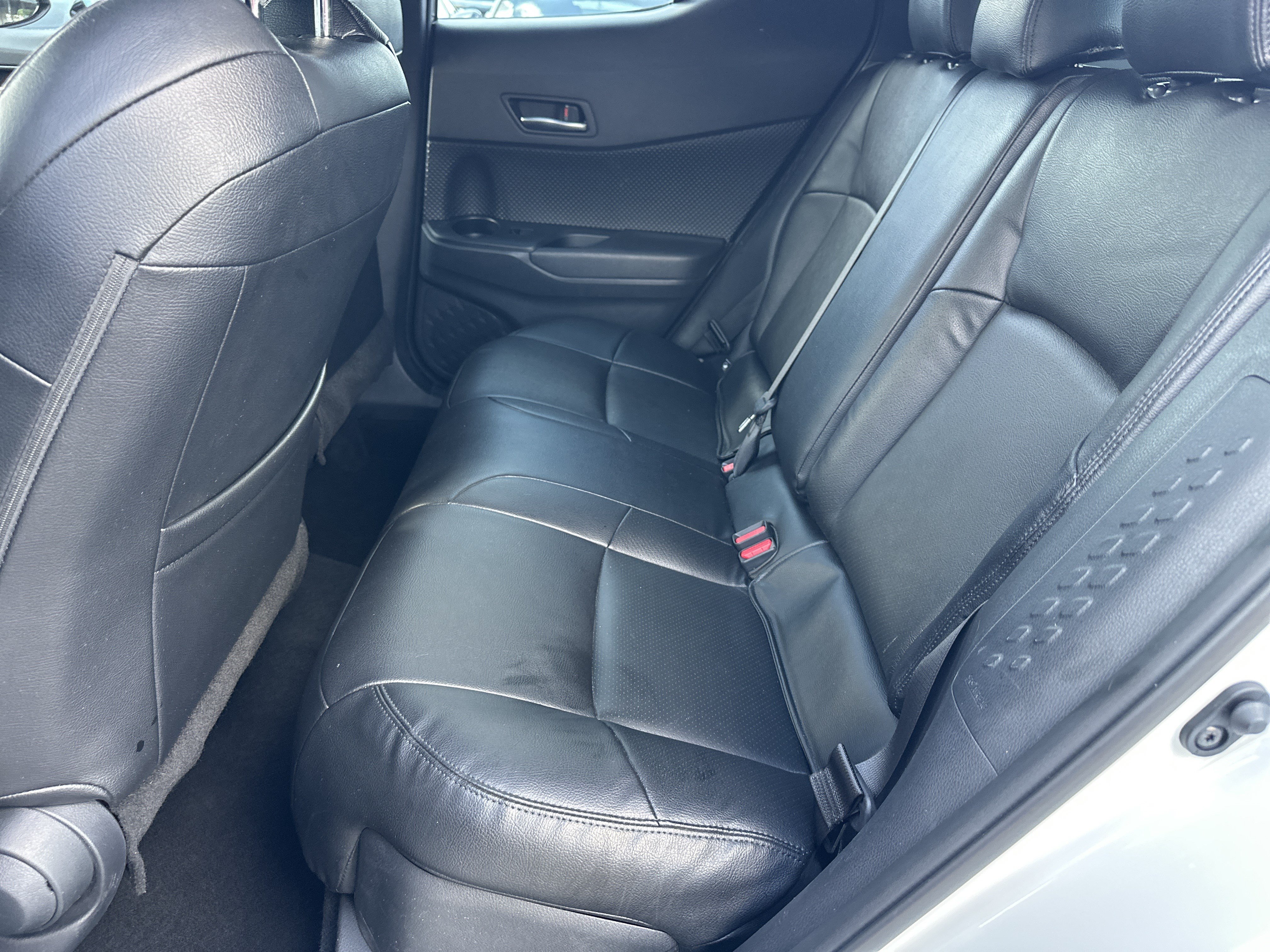 Used 2021 Toyota C-HR XLE FWD image 24
