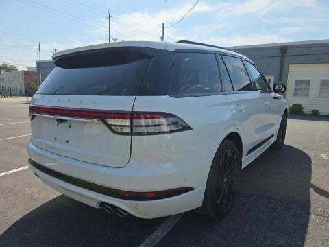 Used 2023 Lincoln Aviator Reserve w/ Equipment Group 201A AWD/4WD image 4