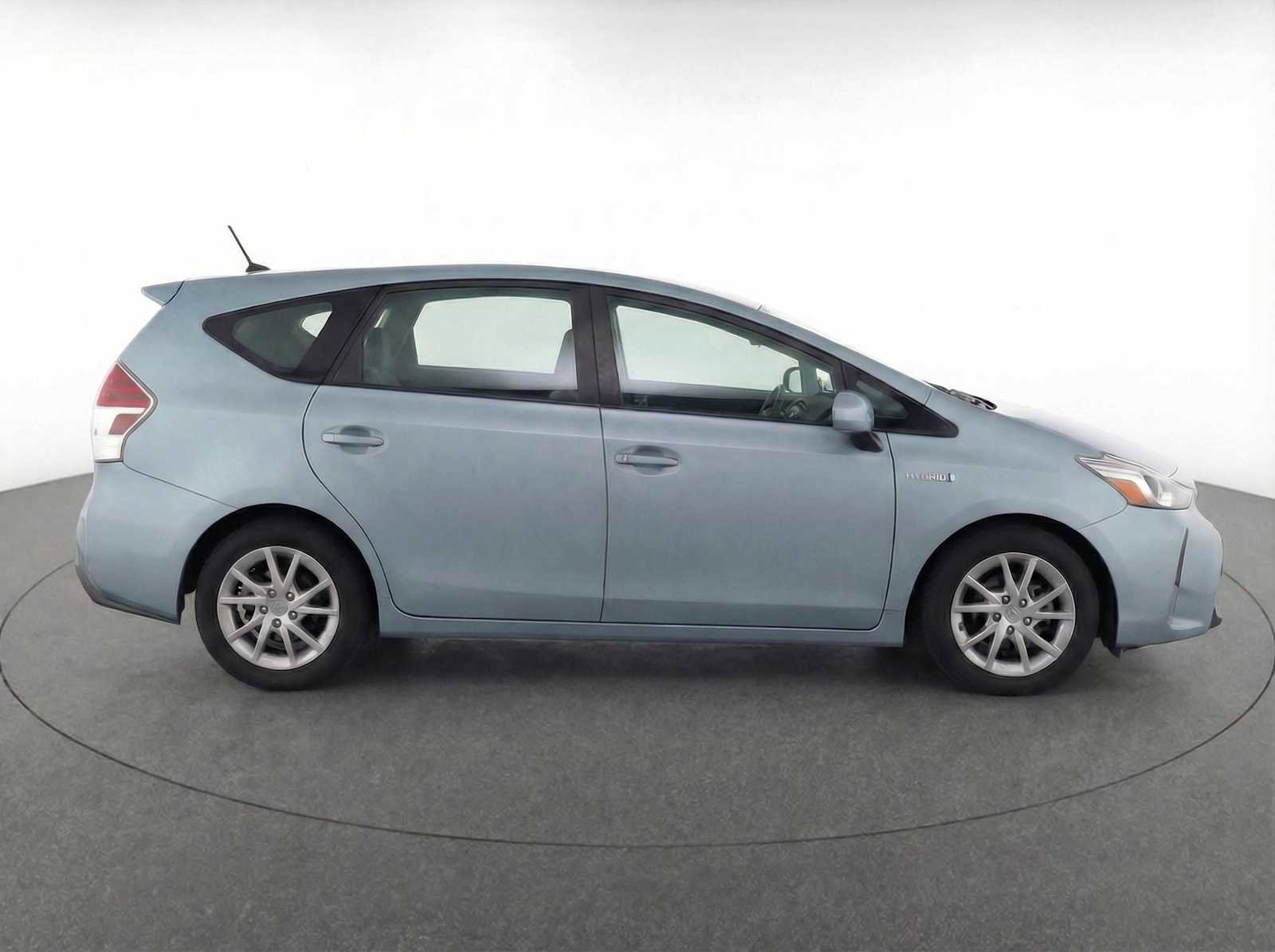 Used 2015 Toyota Prius V Three image 7
