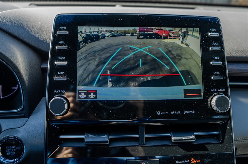 Used 2020 Toyota Avalon XLE FWD image 21