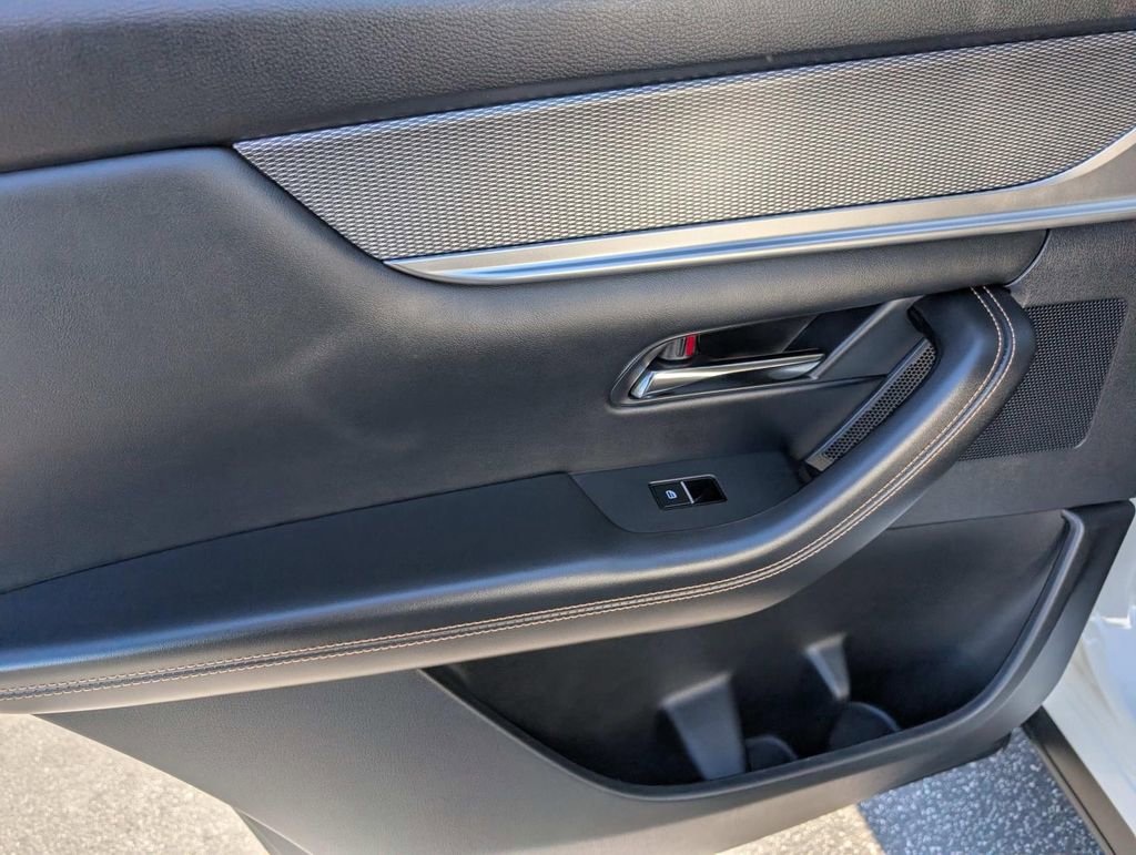 Certified 2025 MAZDA CX-70 Plug-In Hybrid w/ Premium Pkg image 7