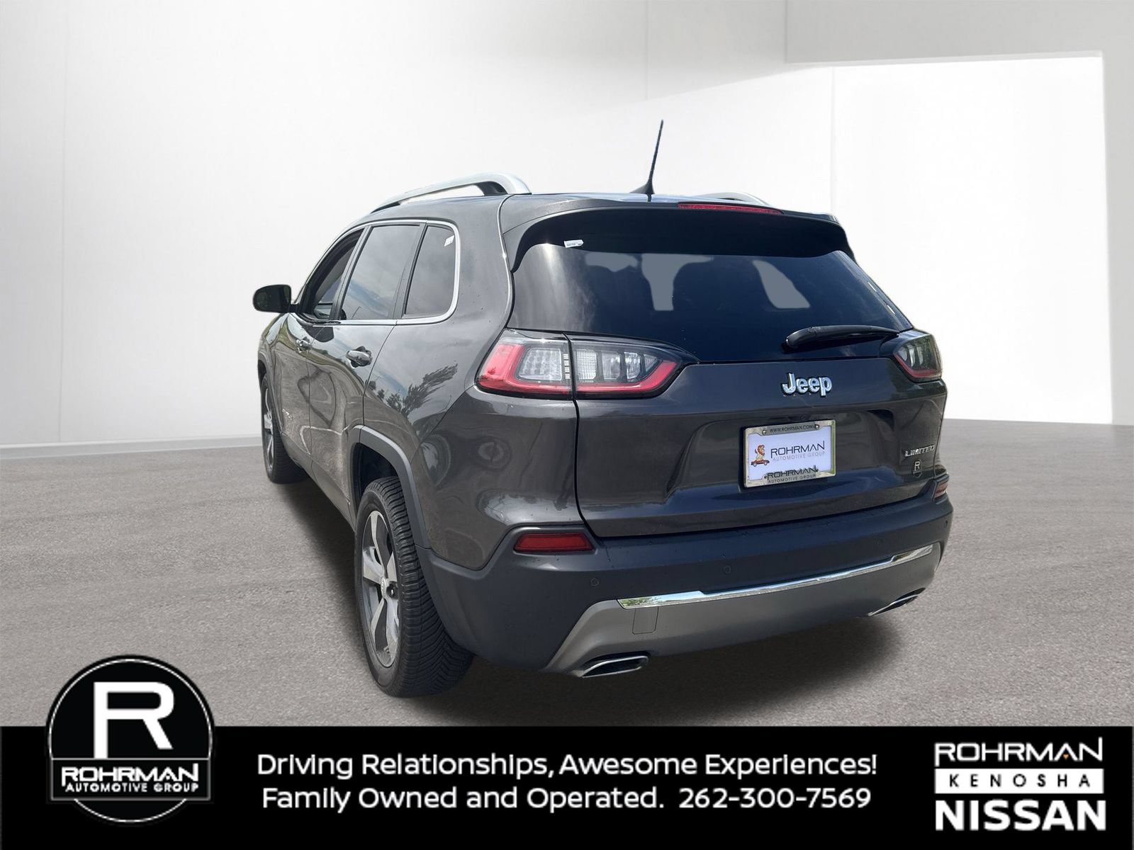 Used 2019 Jeep Cherokee Limited w/ Luxury Group FWD image 6