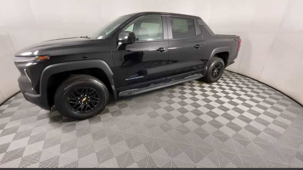 New 2024 Chevrolet Silverado EV W/T image 9