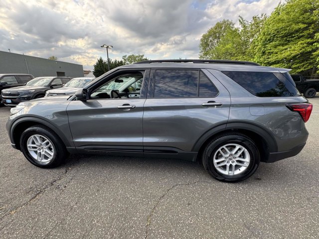 Used 2026 Ford Explorer Active AWD/4WD image 9
