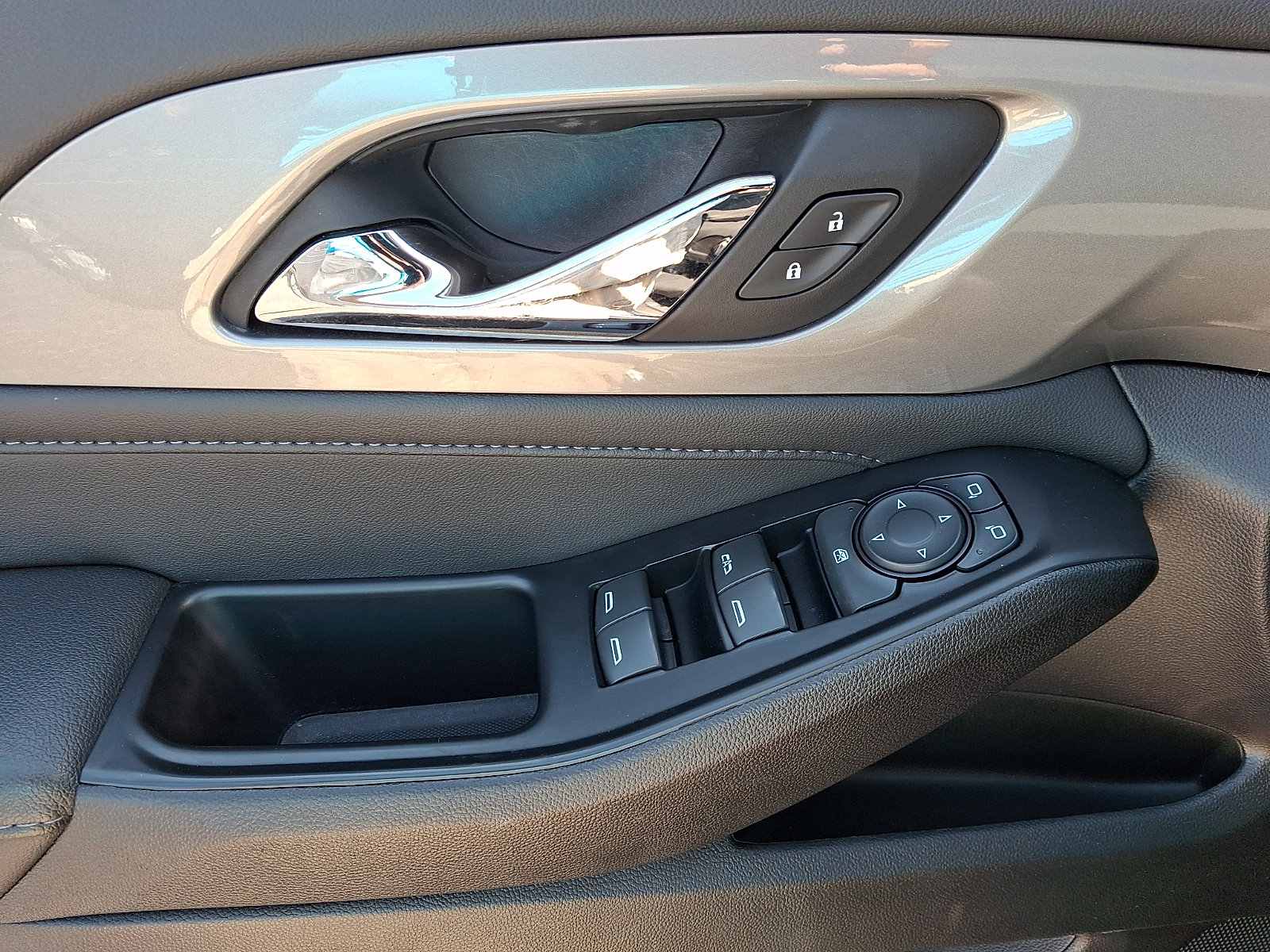 Certified 2023 Chevrolet Traverse LT AWD/4WD image 14