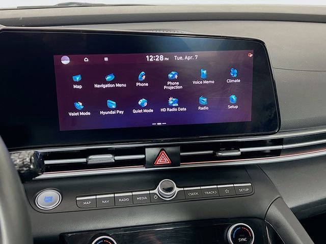 Used 2025 Hyundai Elantra SEL FWD image 17