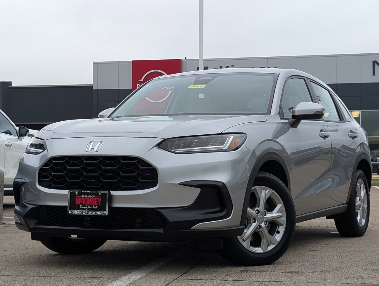 Used 2023 Honda HR-V LX image 2