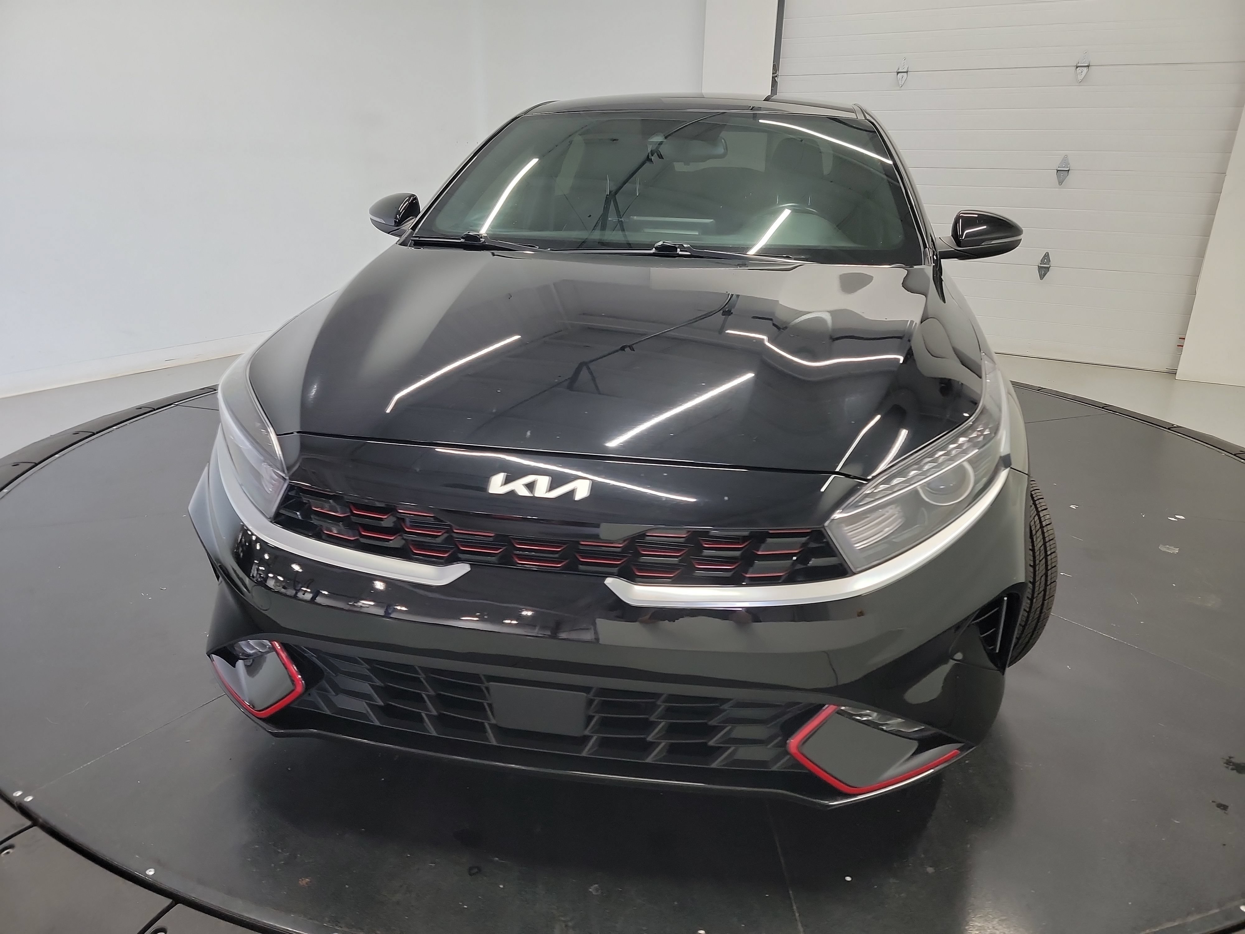 Used 2023 Kia Forte GT-Line w/ GT-Line Technology Package FWD image 2