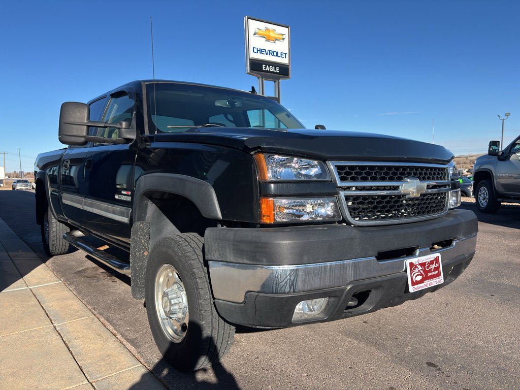 Used 2006 Chevrolet Silverado 2500 LT w/ Heavy-Duty Power Package image 4