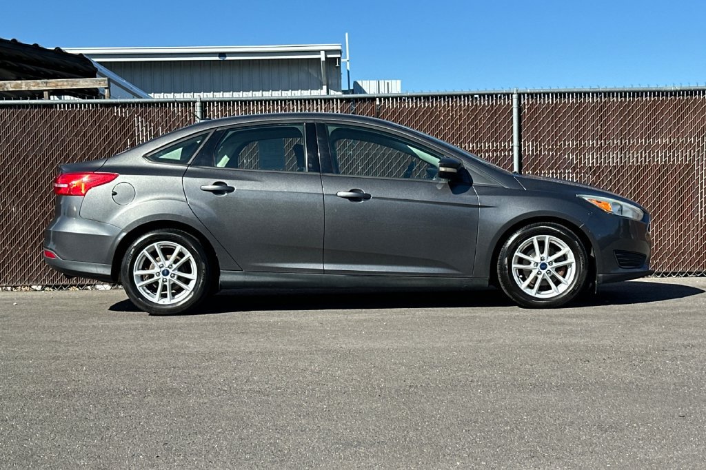 Used 2015 Ford Focus SE FWD image 3