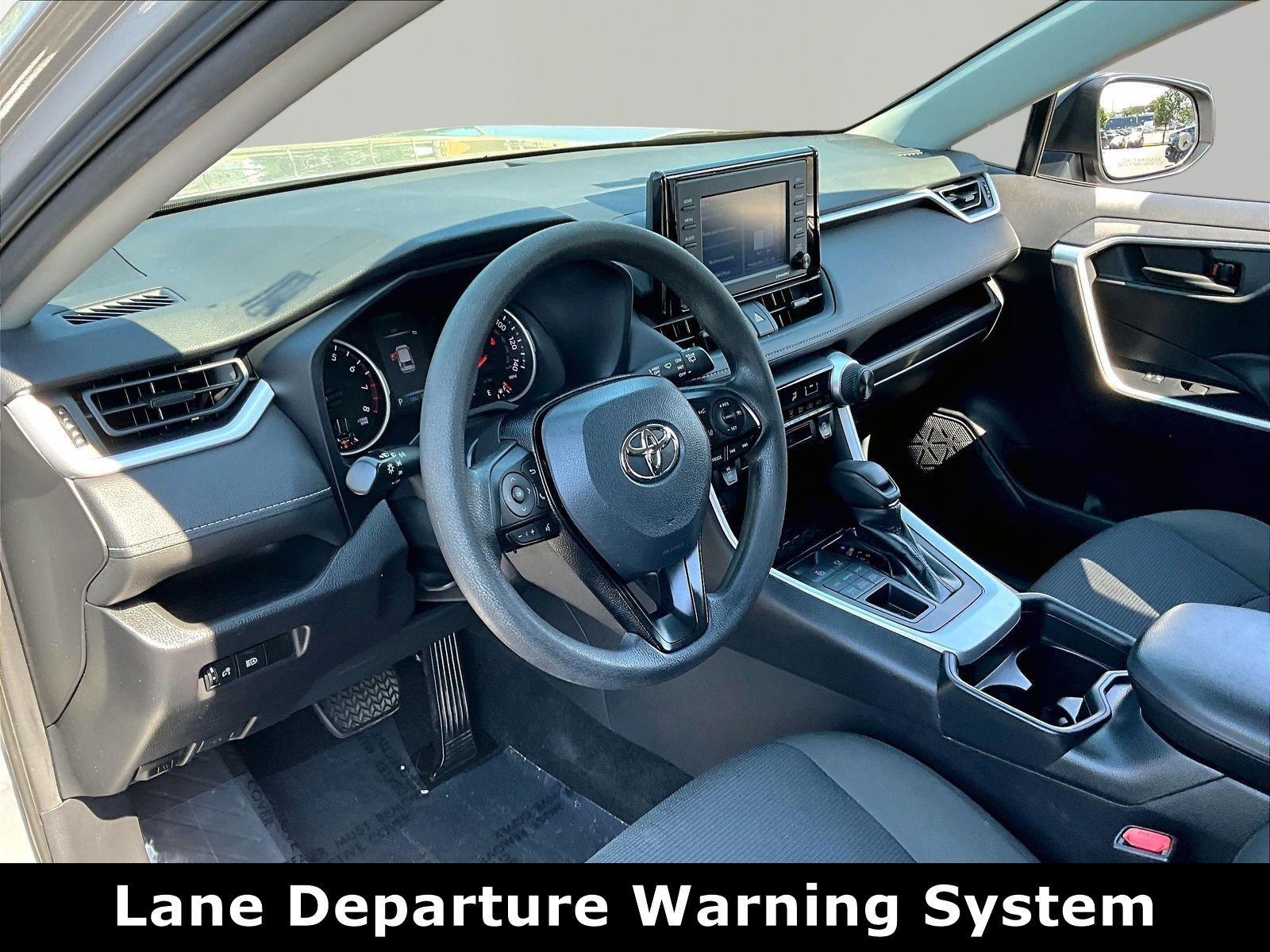 Used 2021 Toyota RAV4 LE AWD/4WD image 16