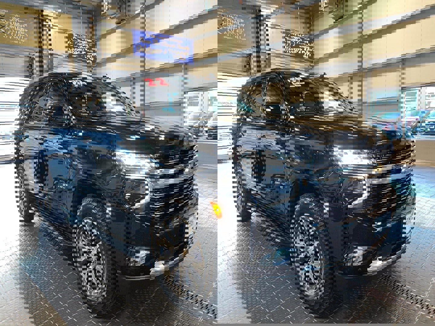 Used 2022 Chevrolet Tahoe LT w/ LT Signature Plus Package image 1