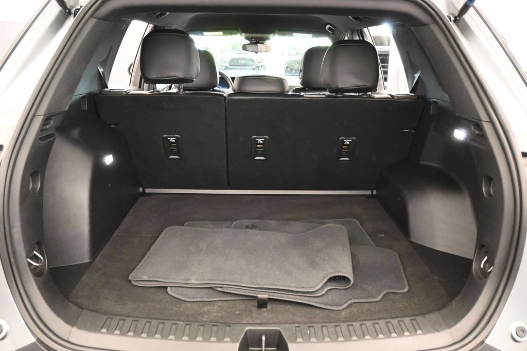 Used 2025 Chevrolet Equinox LT FWD image 30