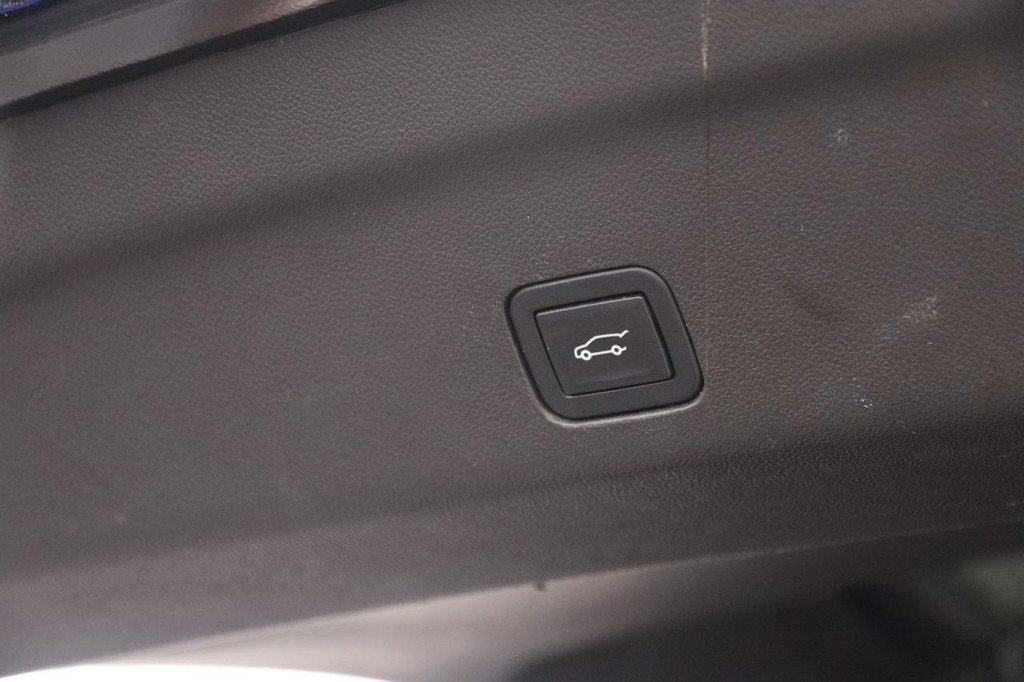 Used 2022 Chevrolet Tahoe LT RWD image 8