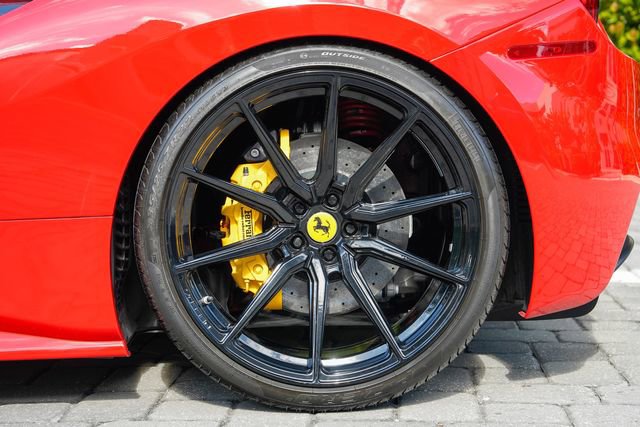 Used 2018 Ferrari 488 GTB image 17
