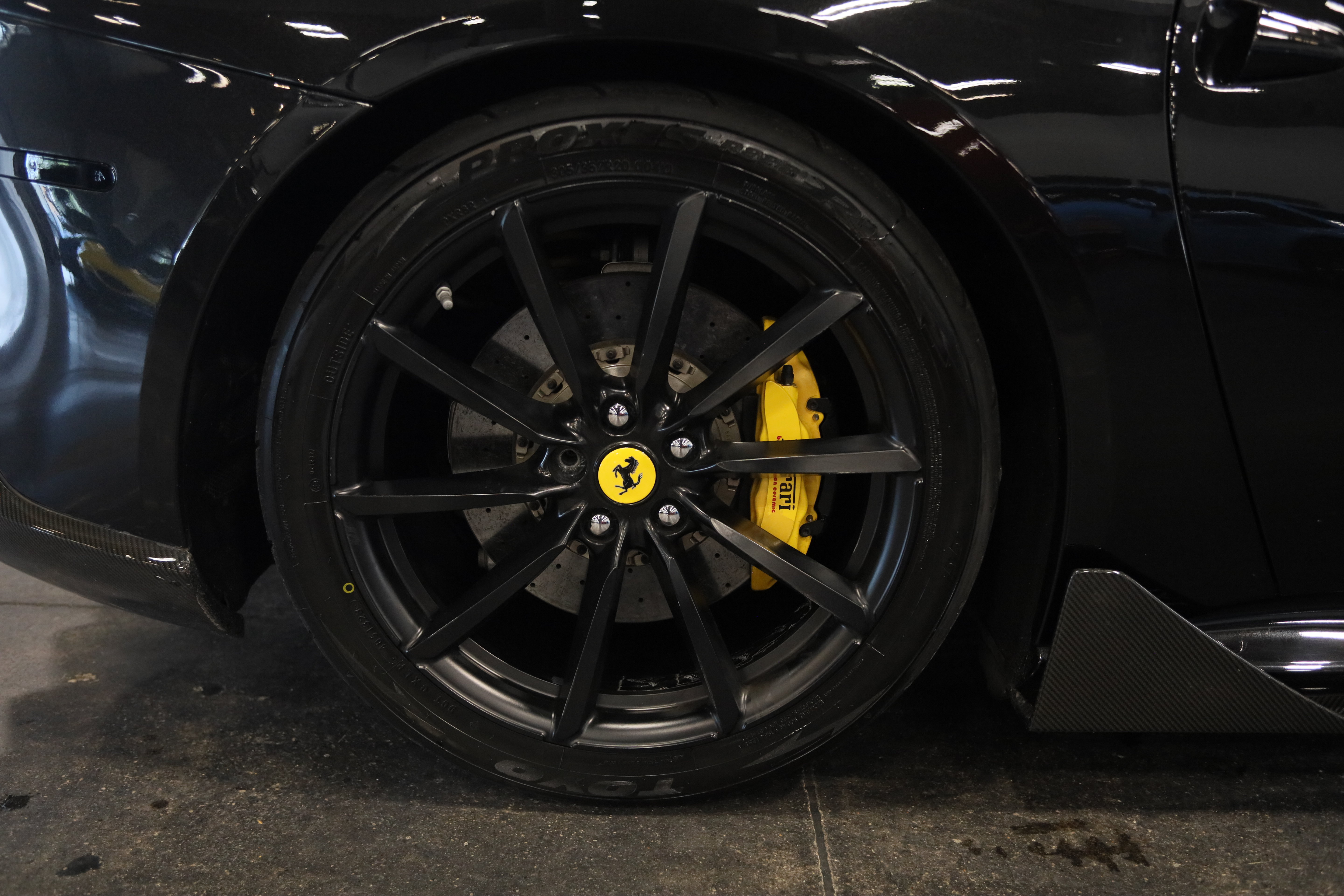 Used 2017 Ferrari F12 Berlinetta RWD image 12