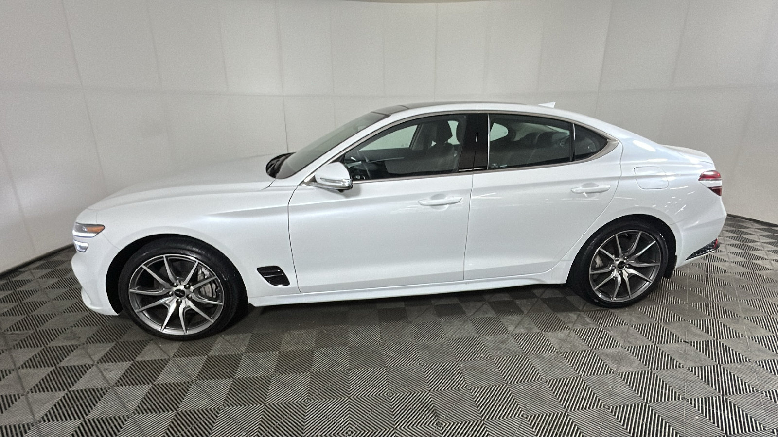 Used 2026 Genesis G70 2.5T Prestige AWD/4WD image 7