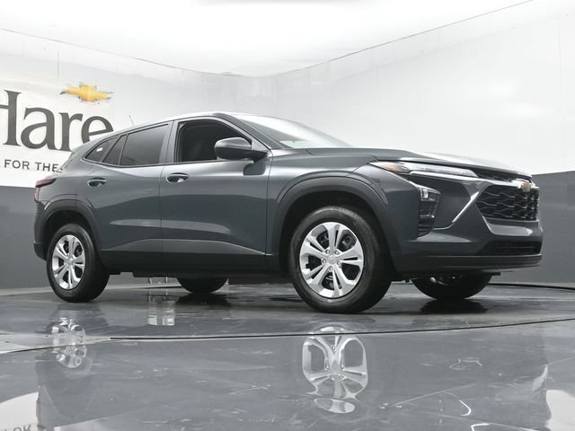 New 2026 Chevrolet Trax LS FWD image 2
