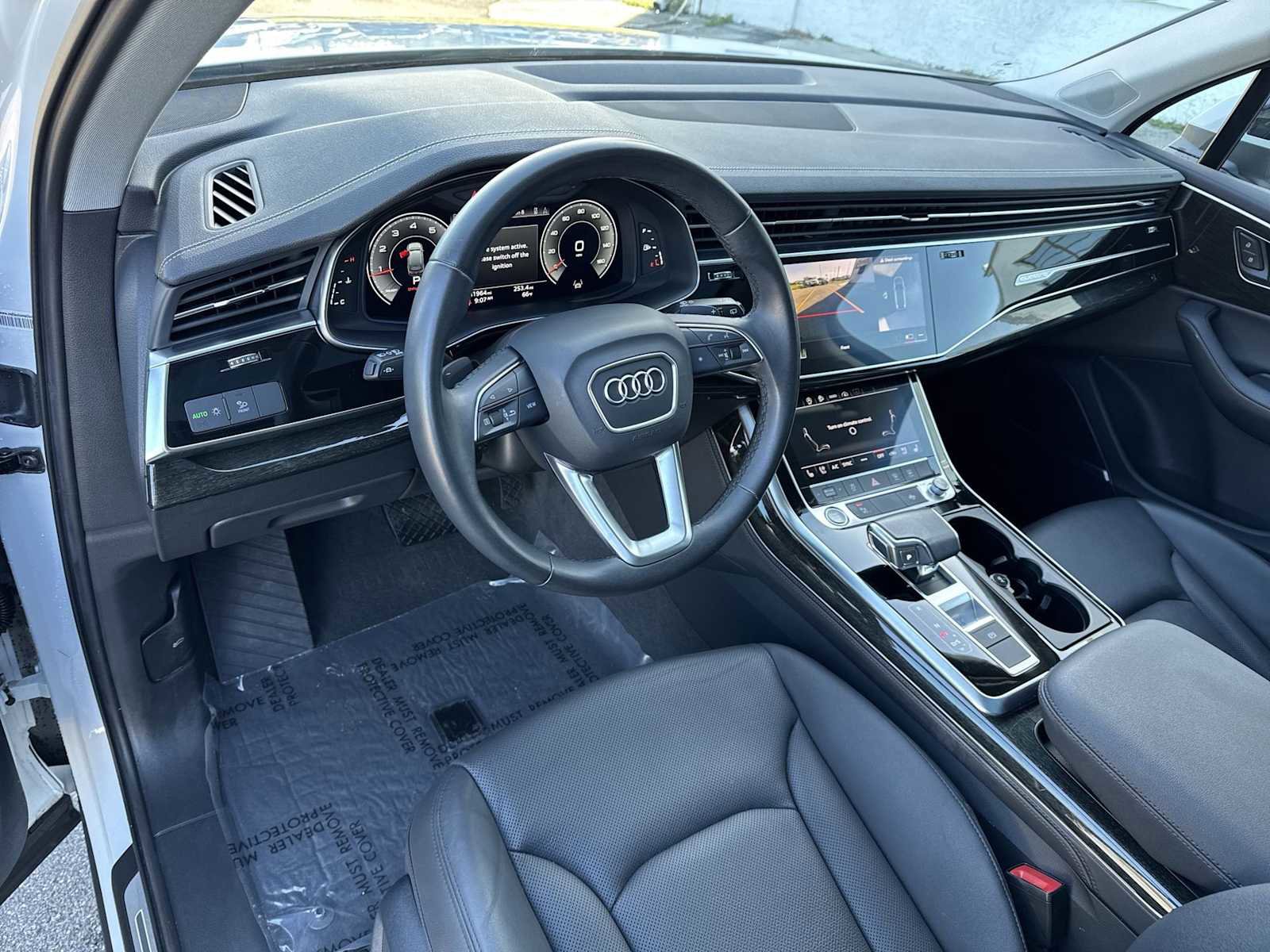 Used 2023 Audi Q7 2.0T Premium Plus w/ Premium Plus Package image 2