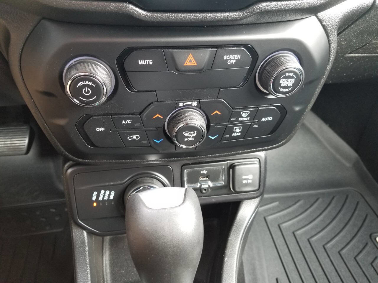 Certified 2018 Jeep Renegade Latitude AWD/4WD image 22