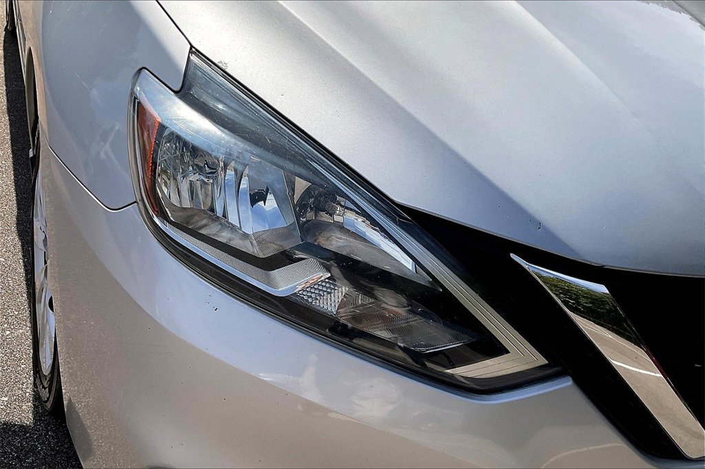 Used 2016 Nissan Sentra SV image 28