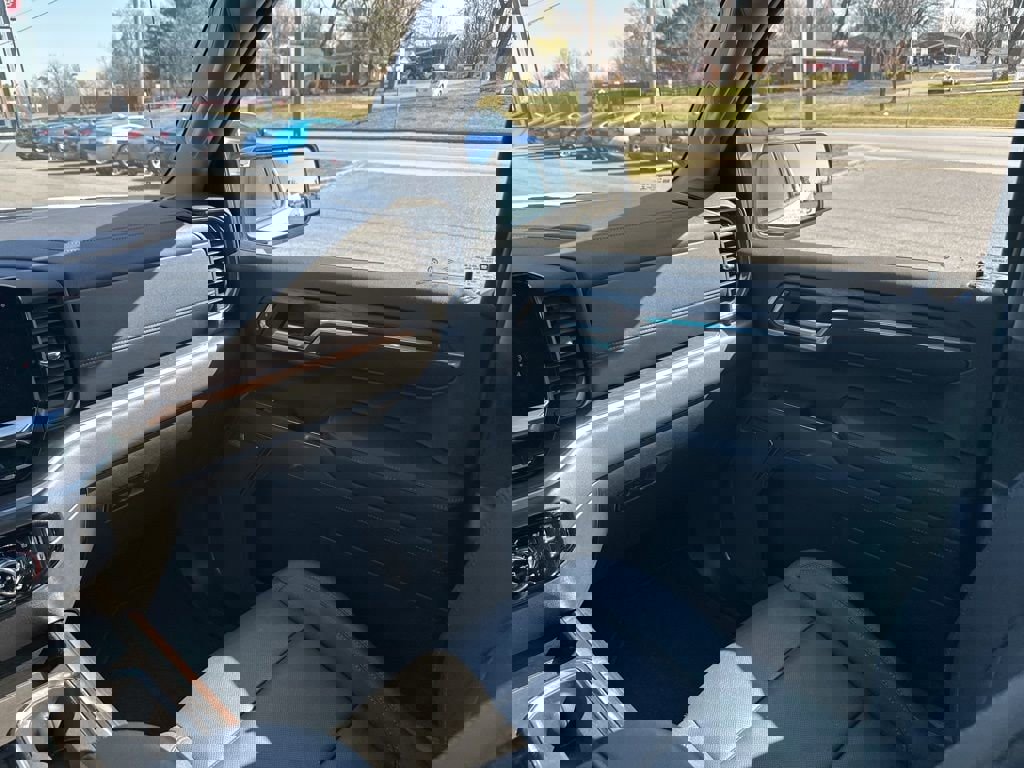 Used 2022 GMC Sierra 1500 SLT w/ SLT Convenience Package image 14