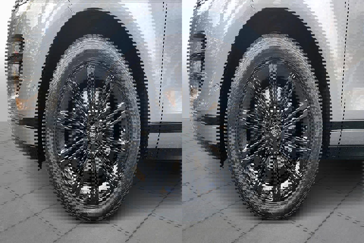 Used 2024 Land Rover Range Rover Evoque Dynamic SE AWD/4WD image 20