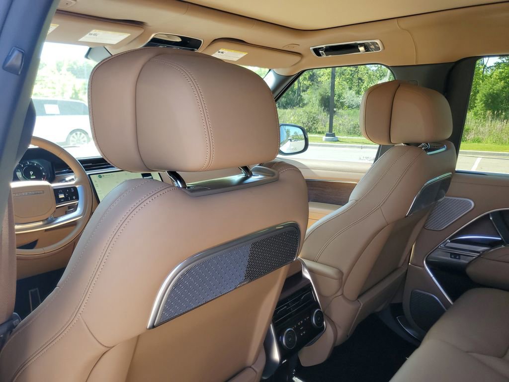 Certified 2025 Land Rover Range Rover Autobiography AWD/4WD image 26
