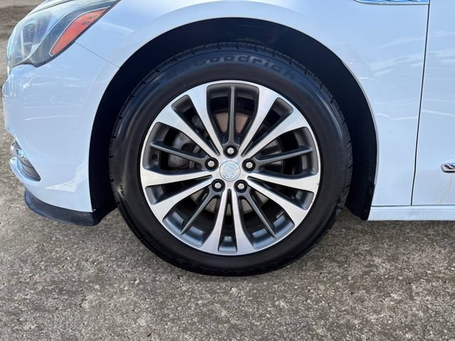 Used 2017 Buick LaCrosse Essence FWD image 14