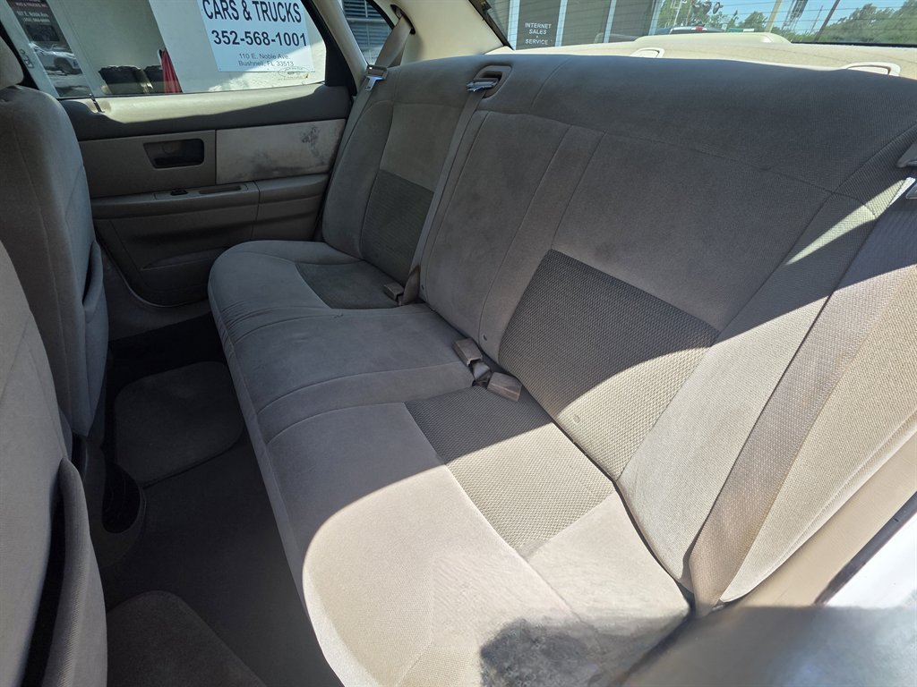 Used 2007 Ford Taurus SE FWD image 30