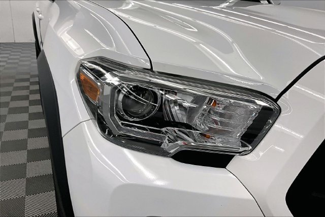 Used 2020 Toyota Tacoma TRD Off-Road AWD/4WD image 34