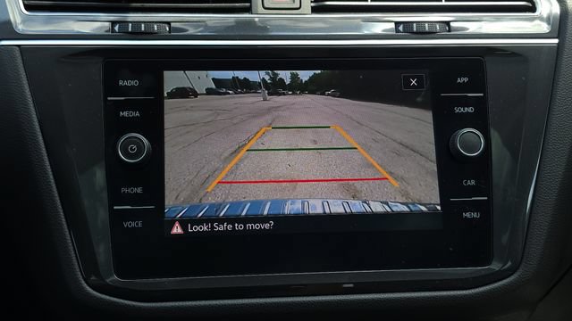 Used 2021 Volkswagen Tiguan SE w/ Panoramic Sunroof Package AWD/4WD image 39