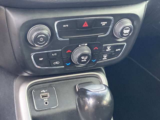 Used 2019 Jeep Compass Latitude image 42