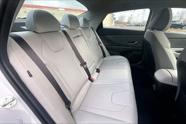 Certified 2024 Hyundai Elantra Limited image 28