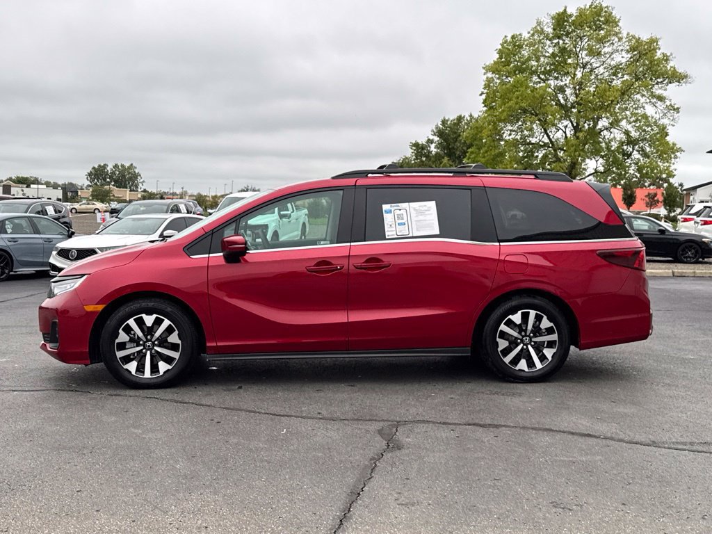 Certified 2026 Honda Odyssey EX-L image 4