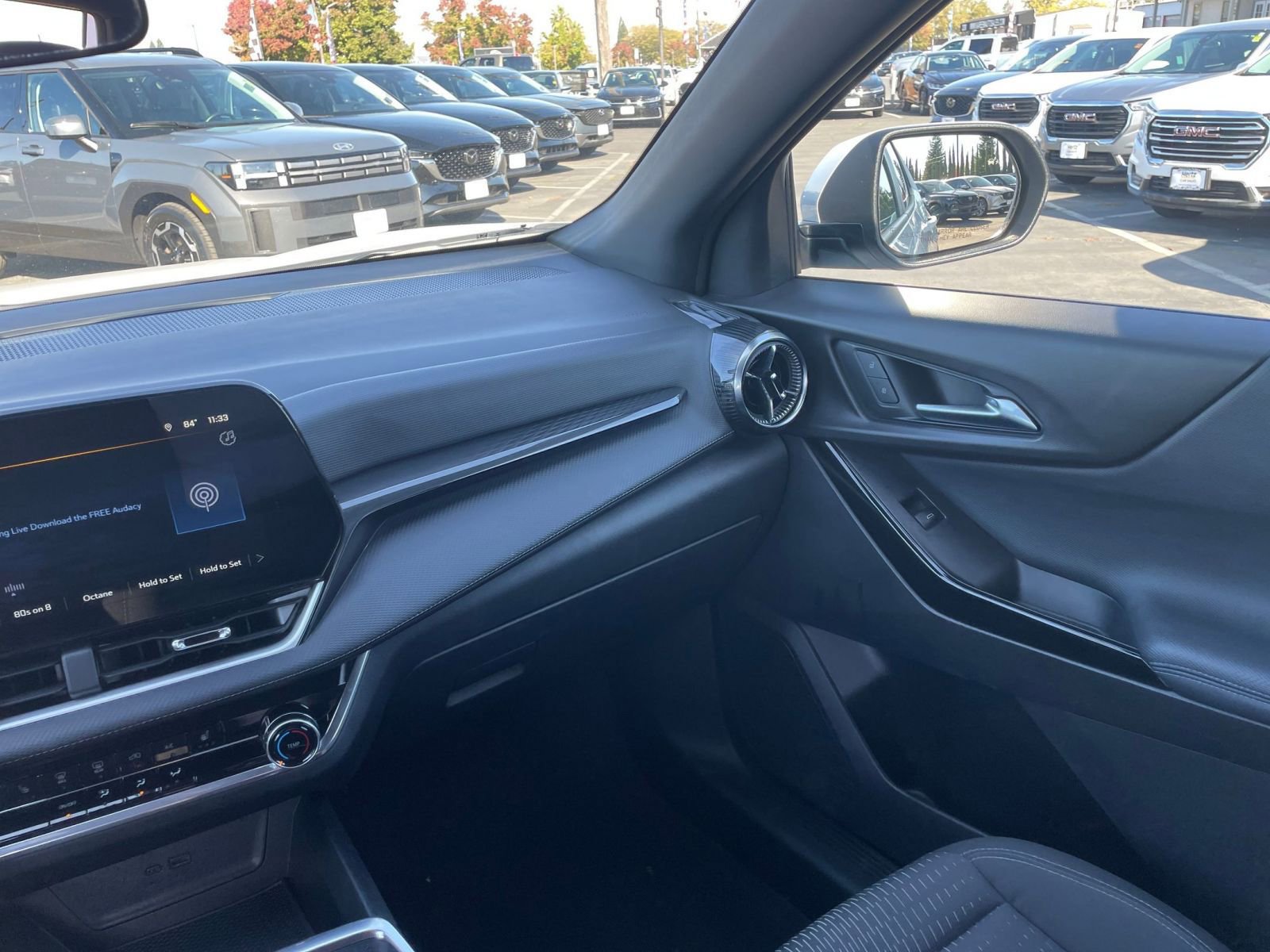 Used 2025 Chevrolet Equinox LT image 34