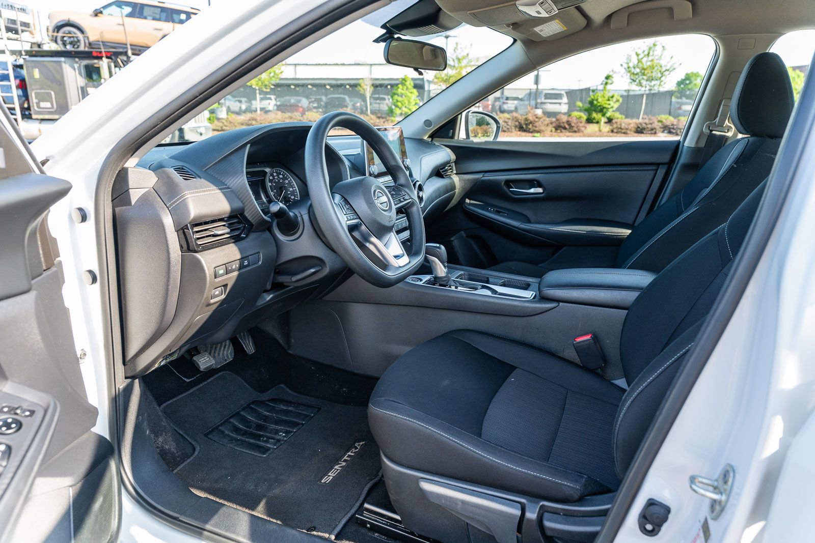 Used 2025 Nissan Sentra SV image 18