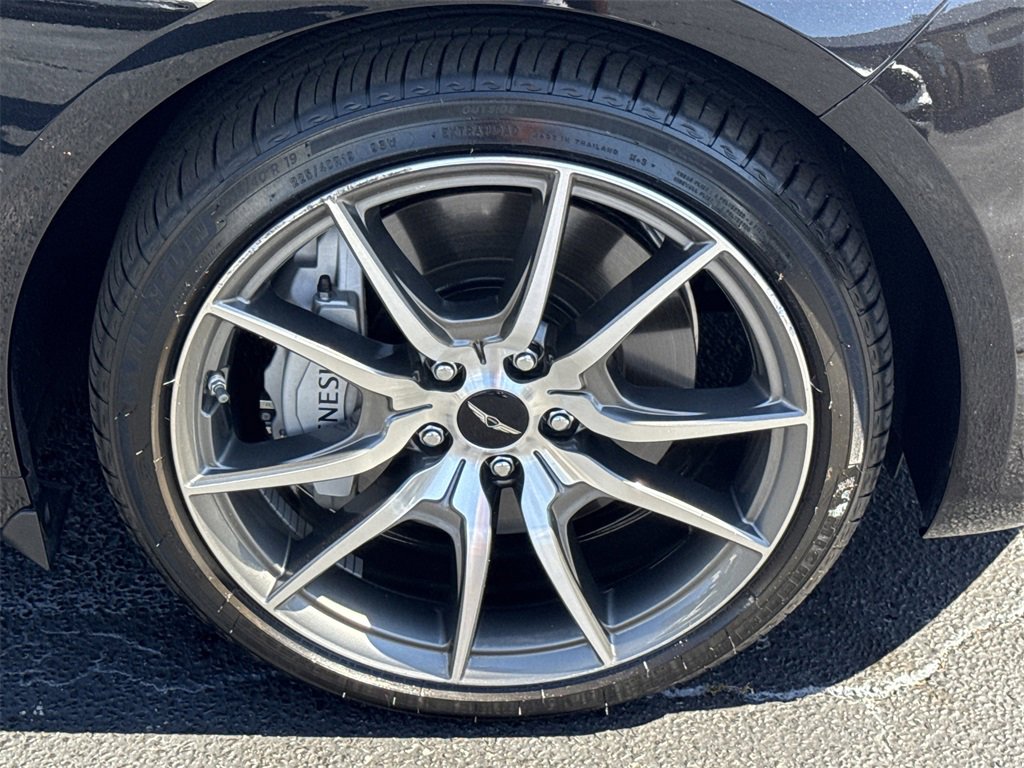 Used 2025 Genesis G70 2.5T image 12