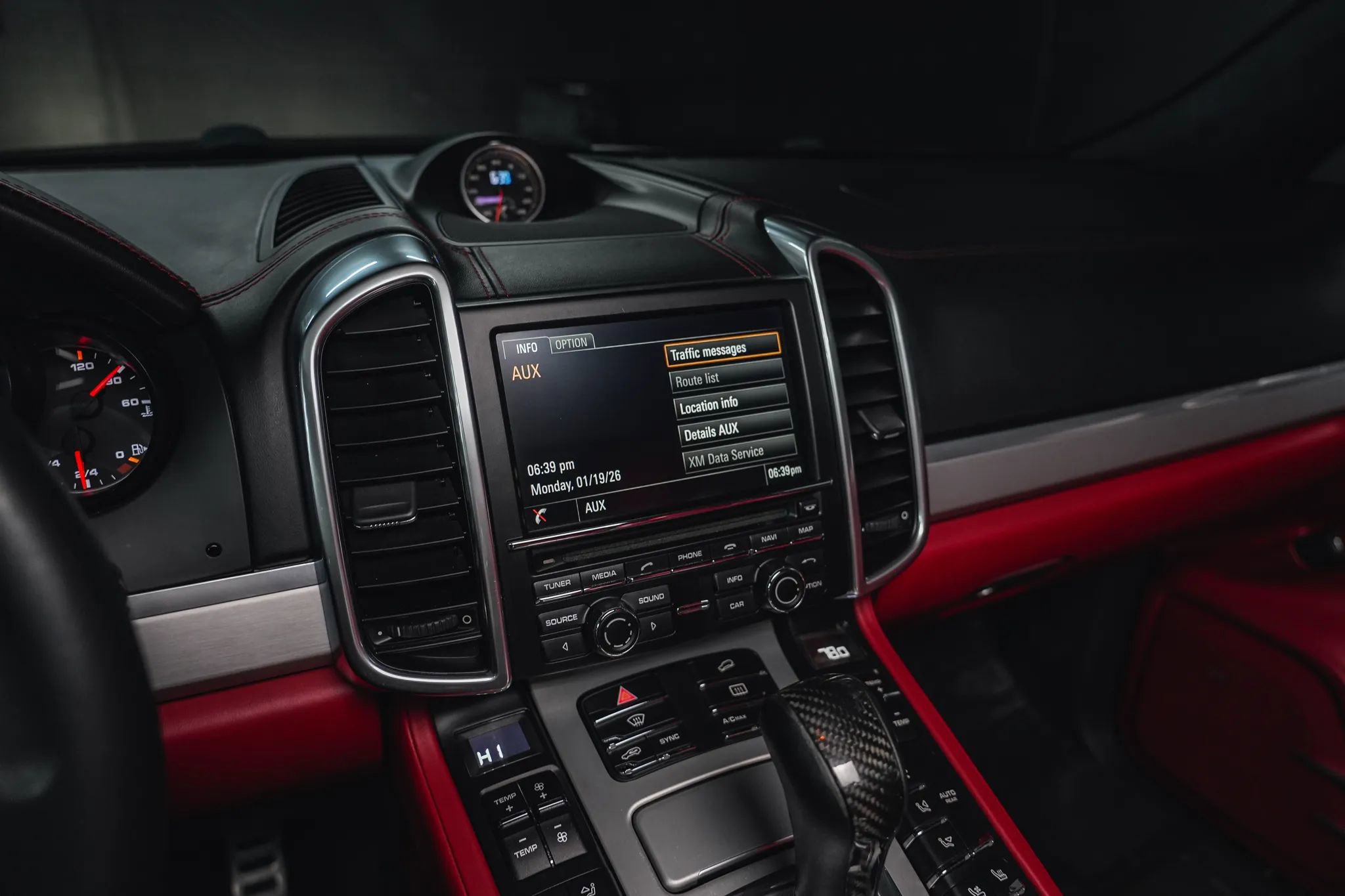 Used 2015 Porsche Cayenne Turbo image 61