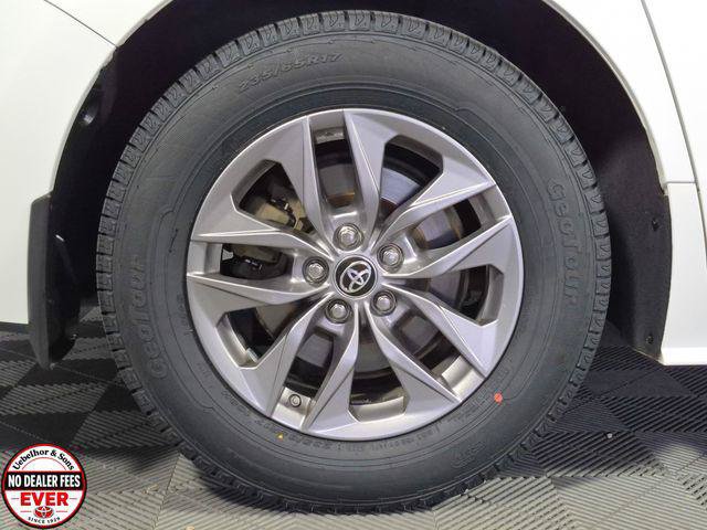 Certified 2023 Toyota Sienna LE FWD image 28