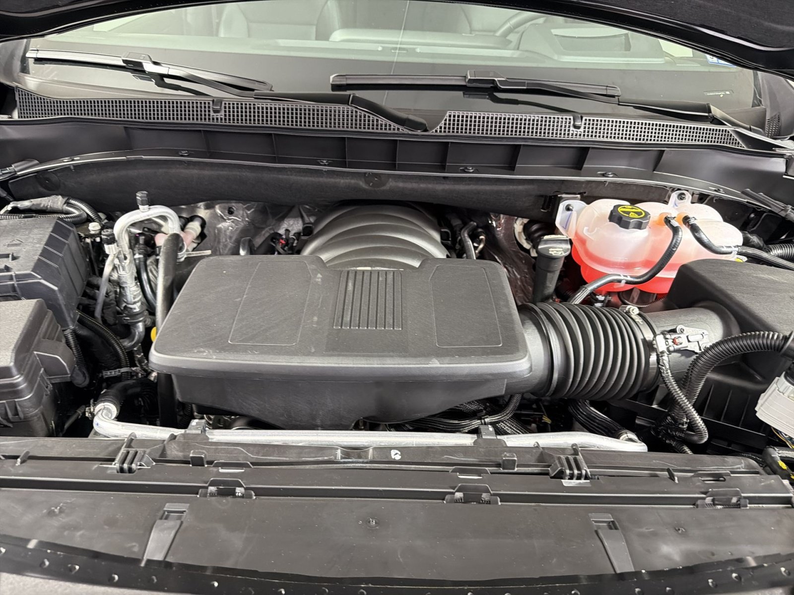New 2026 Chevrolet Suburban LT w/ Advanced Technology Package AWD/4WD image 29