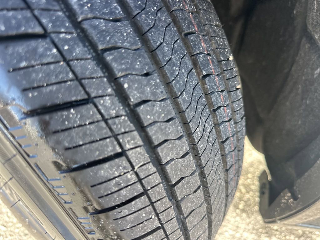 Used 2025 Ford Mustang Mach-E Premium w/ Sport Appearance Package image 33