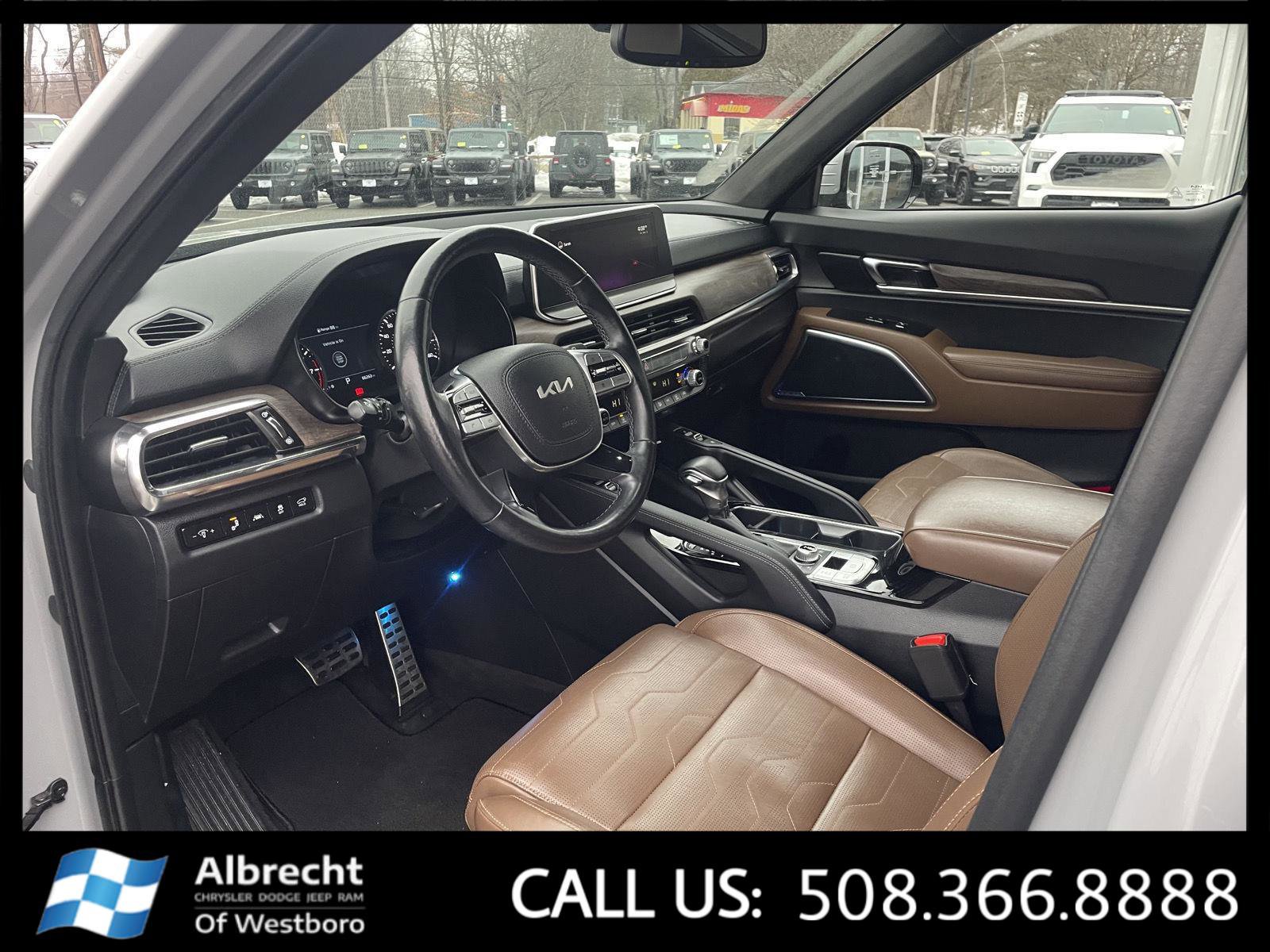 Used 2022 Kia Telluride SX w/ SX Prestige Package image 9