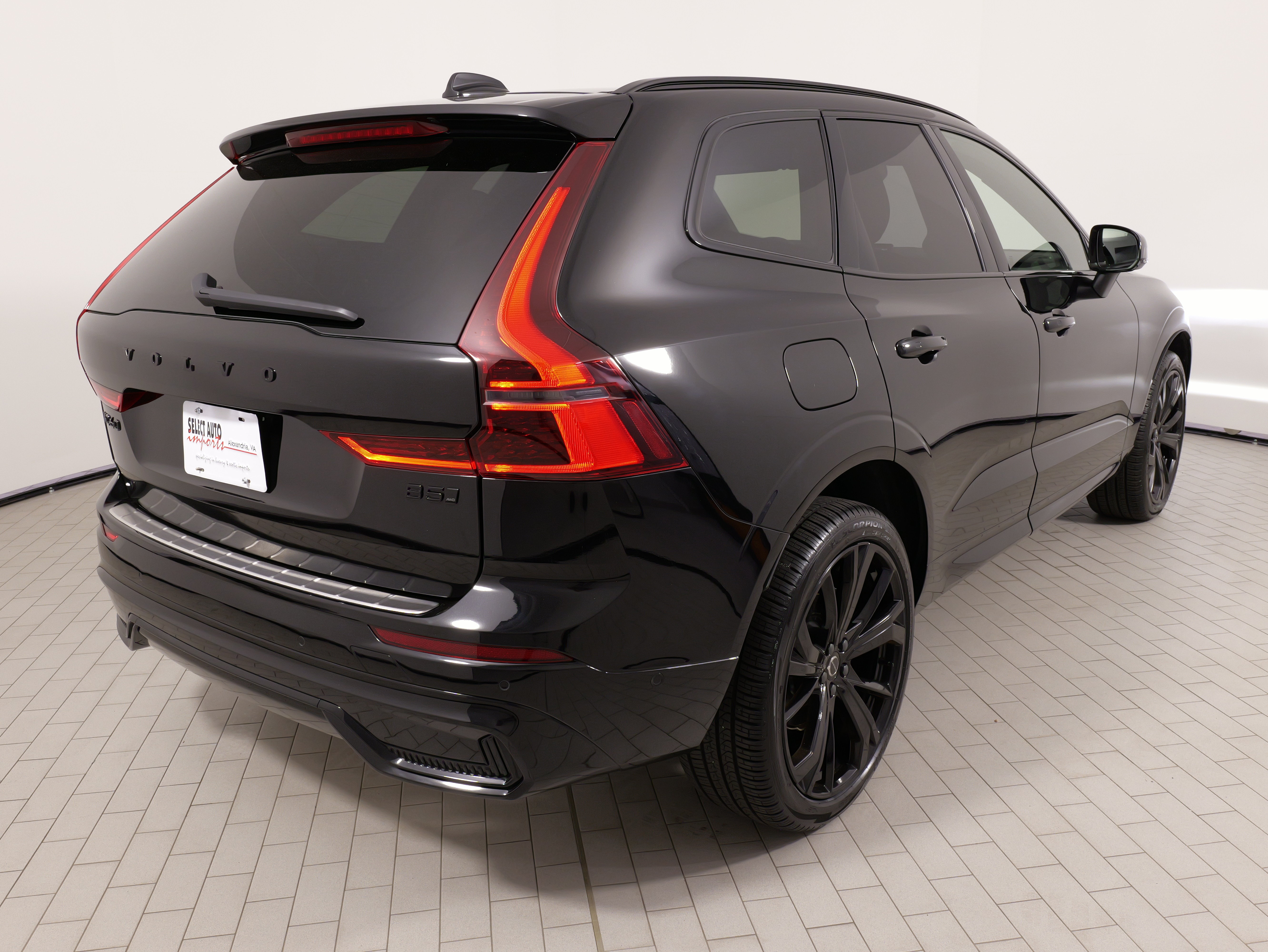 Used 2026 Volvo XC60 B5 Ultra w/ Protection Package Premier AWD/4WD image 13