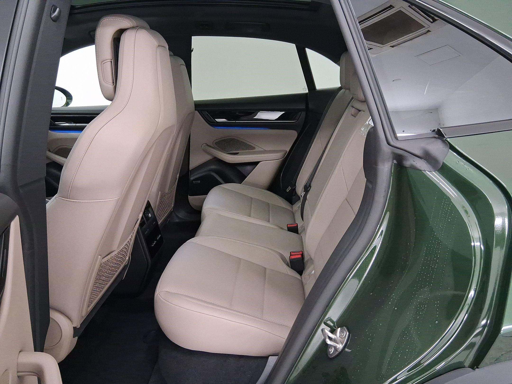 Used 2026 Porsche Macan image 13