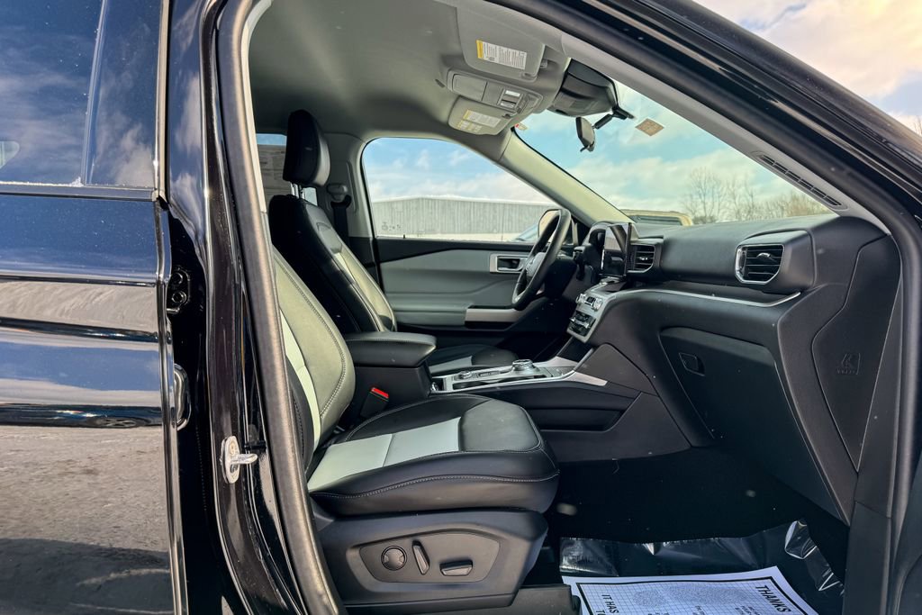 Certified 2024 Ford Explorer XLT w/ Equipment Group 202A image 12